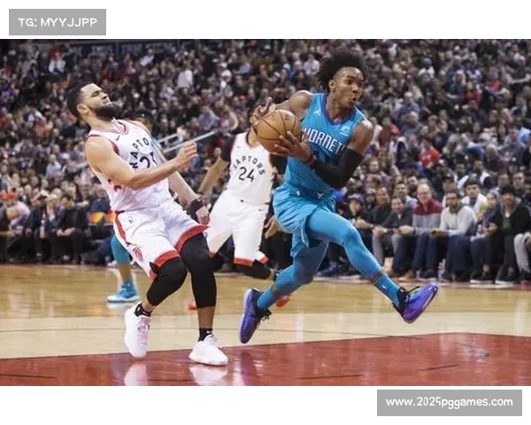 黄蜂猛龙冲突吃技犯，裁判回看录像维持原判